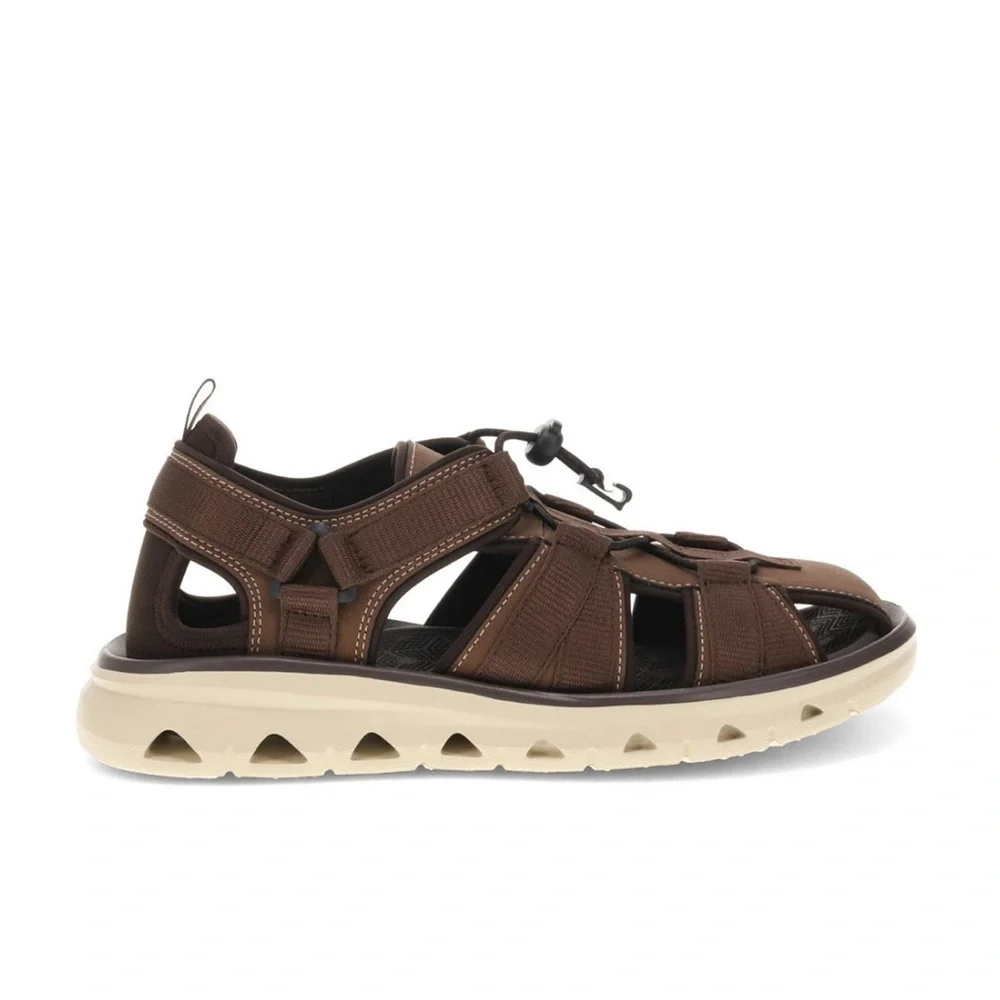 Dockers dark tan